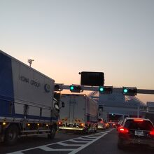 川崎側からの 6時  車多いけど渋滞はなし