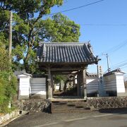 松屋寺の築地塀の４本の青筋はどんな意味が・・・。