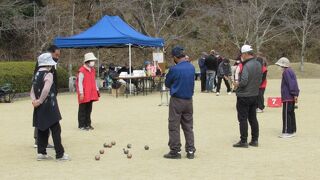 グランドではペタンク競技！