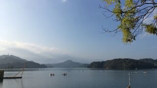 日月潭湖畔