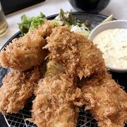 季節限定メニューの「カキフライ定食」をオーダー！