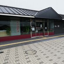 訪問時、船村徹記念館は、休館していました。