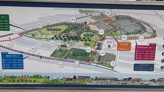 鶴間公園の駐車場の駐車料金は60分まで無料です。