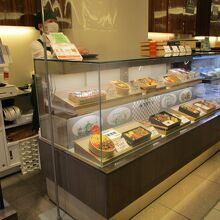 レストランで食べるよりお得です