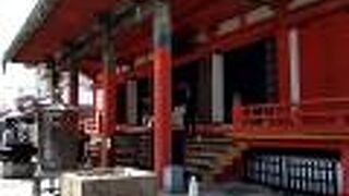 不思議な雰囲気の寺院でした。