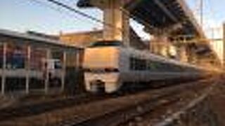 JR西日本看板的特急。