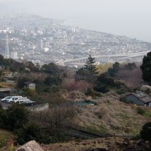 眼下に小田原城を見下ろせる石垣山一夜城