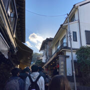 江島神社の参道商店街