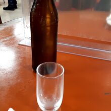 お水。豪快やなと思いましたが、ラーメン辛いのでちょうど良い