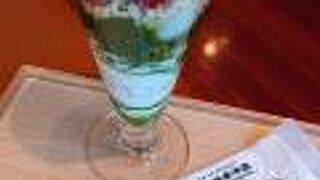 別製まるとパフェは抹茶パフェ好きにはたまらない