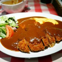オムレツカレー、カツトッピング