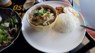 品川駅前でタイ料理