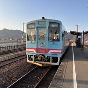 派手な車両と渋い車両