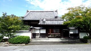 境内は広すぎるほど広かったです。