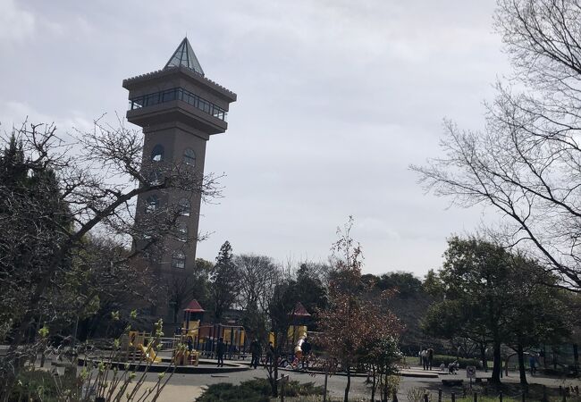 麻溝公園のグリーンタワーはほとんど人がいませんが、無料です。