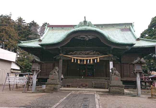 緑の豊かな神社です