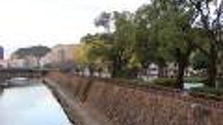 護岸の石畳がいい感じ！