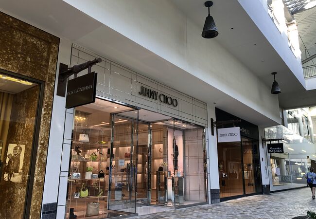 ジミーチュウ (アラモアナ店)