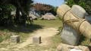 サトウキビ畑の真ん中にある縄文遺跡