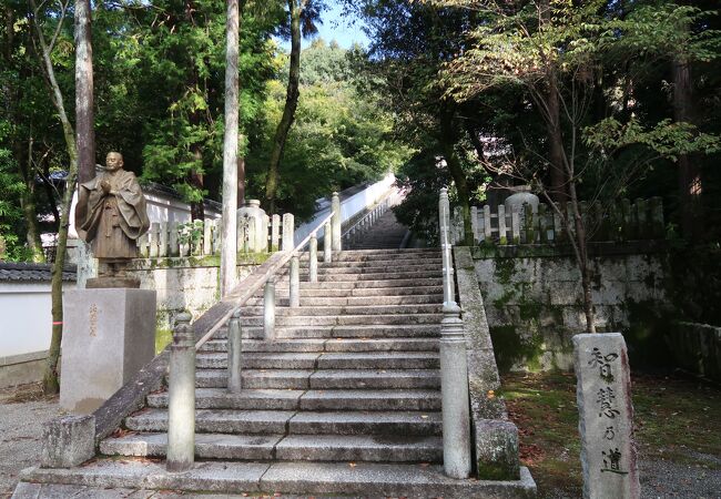 知恩院発祥の聖地へと続く道