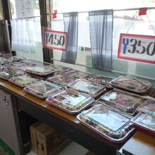 弁当も種類が豊富です！