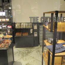 こちらはベーカリー側入り口