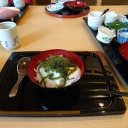 朝の海ブドウ丼がおいしいです