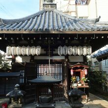 境内にあるお堂