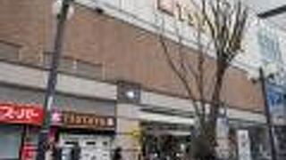 かつてはデパートだったのであろう。