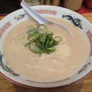 駅ホームで食べる素ラーメン