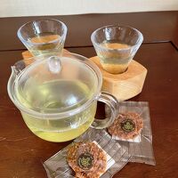 ウエルカムティーはその時によりフレーバーが違う。この時は桜茶