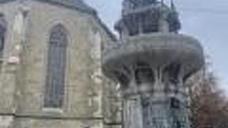 街の中で一際大きな「聖ゲオルク教会」