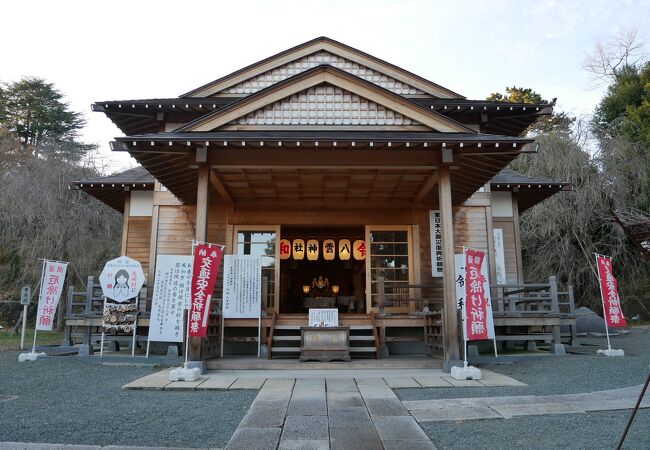 ひっそりとした神社