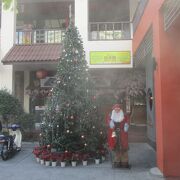 クリスマスシーズンの日本街モール