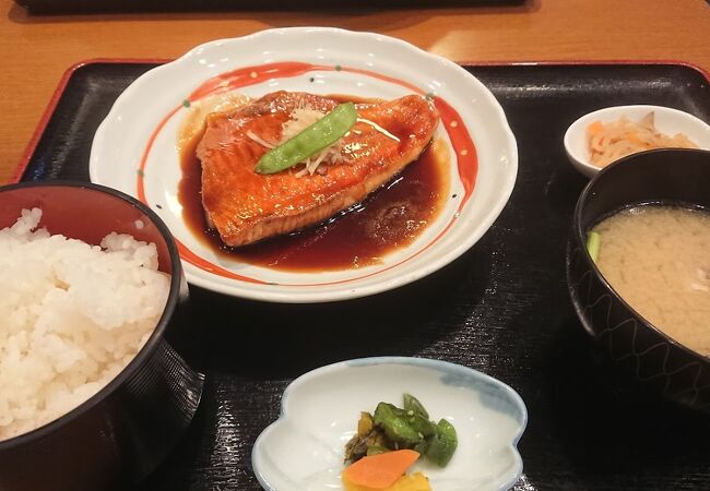 魚屋さん直営のお店