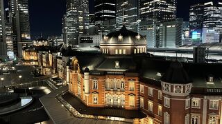 戦争で失われた駅舎の復原を果たし歴史と文化を伝える建造物