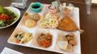 店内からは小田原城が見える