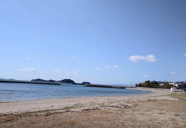綺麗に整備された日間賀島の海水浴場です。