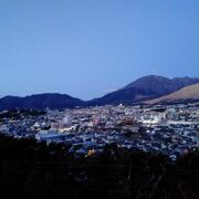 ＮＨＫの「21世紀に残したい日本の風景百選」の第2位に選ばれた温泉町別府を象徴する景色が見れる展望台
