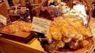 イートインカフェは満席