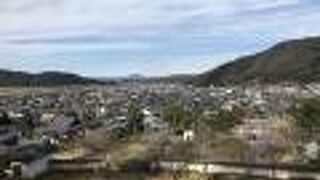 但馬の小京都。出石の街並みが一望できる。