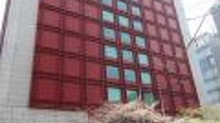 イタリアと日本の文化交流の振興を目的に造られました