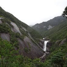 一枚岩でかすぎ