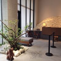 ゆったり沖縄の日差しが注ぐロビー