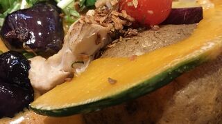 チキン野菜のスープカレー　￥1180