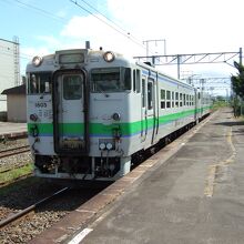 エアコンのないディーゼルカーは窓全開でした