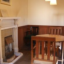 大正ロマン風・洋風の応接間（商人倶楽部）もあります