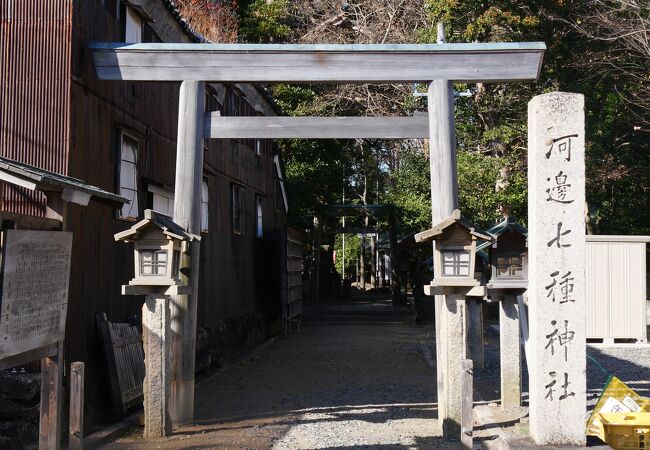 河崎の街中にある小さな神社