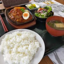 ハンバーグステーキ（￥1,300-）