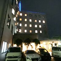 夜の外観